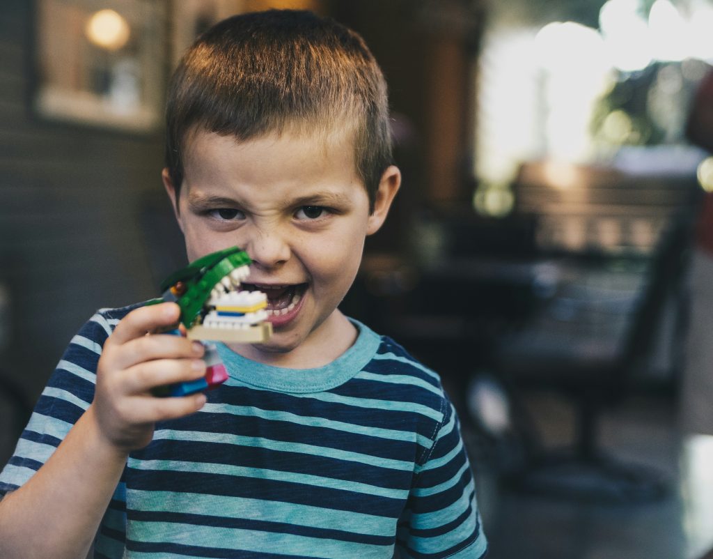 Aparición de los dientes de leche en los niños