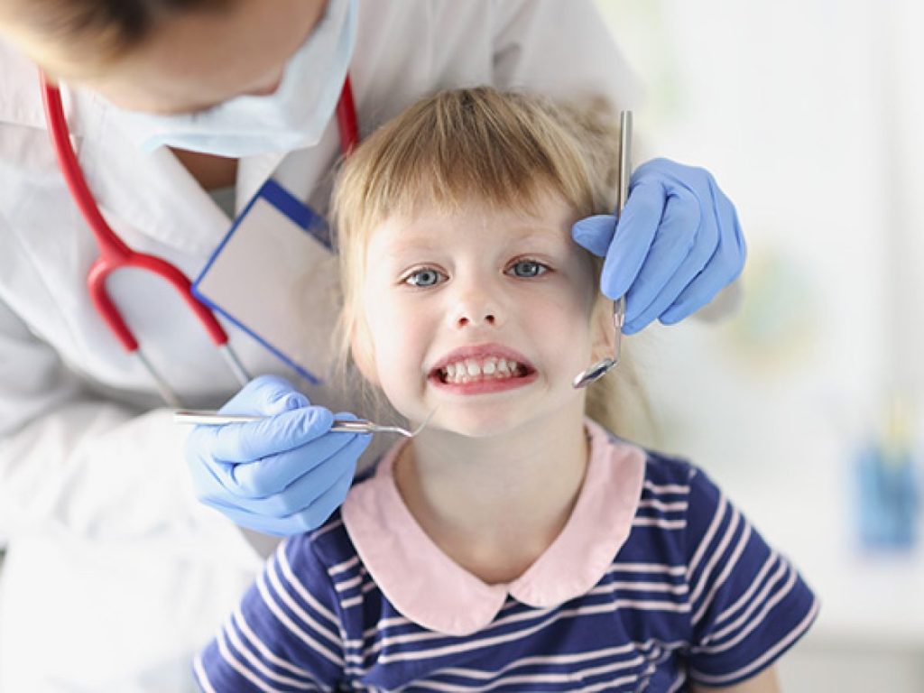 dentista infantil en clínica dental acedo