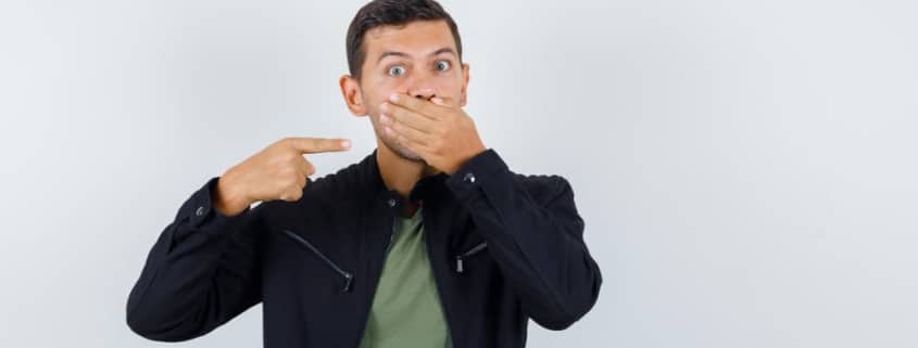 halitosis en clínica dental acedo